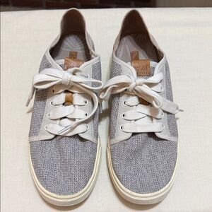 OluKai Gray & Cream Sneakers. Fold Down Back, Woman’s 8/EUR 38.